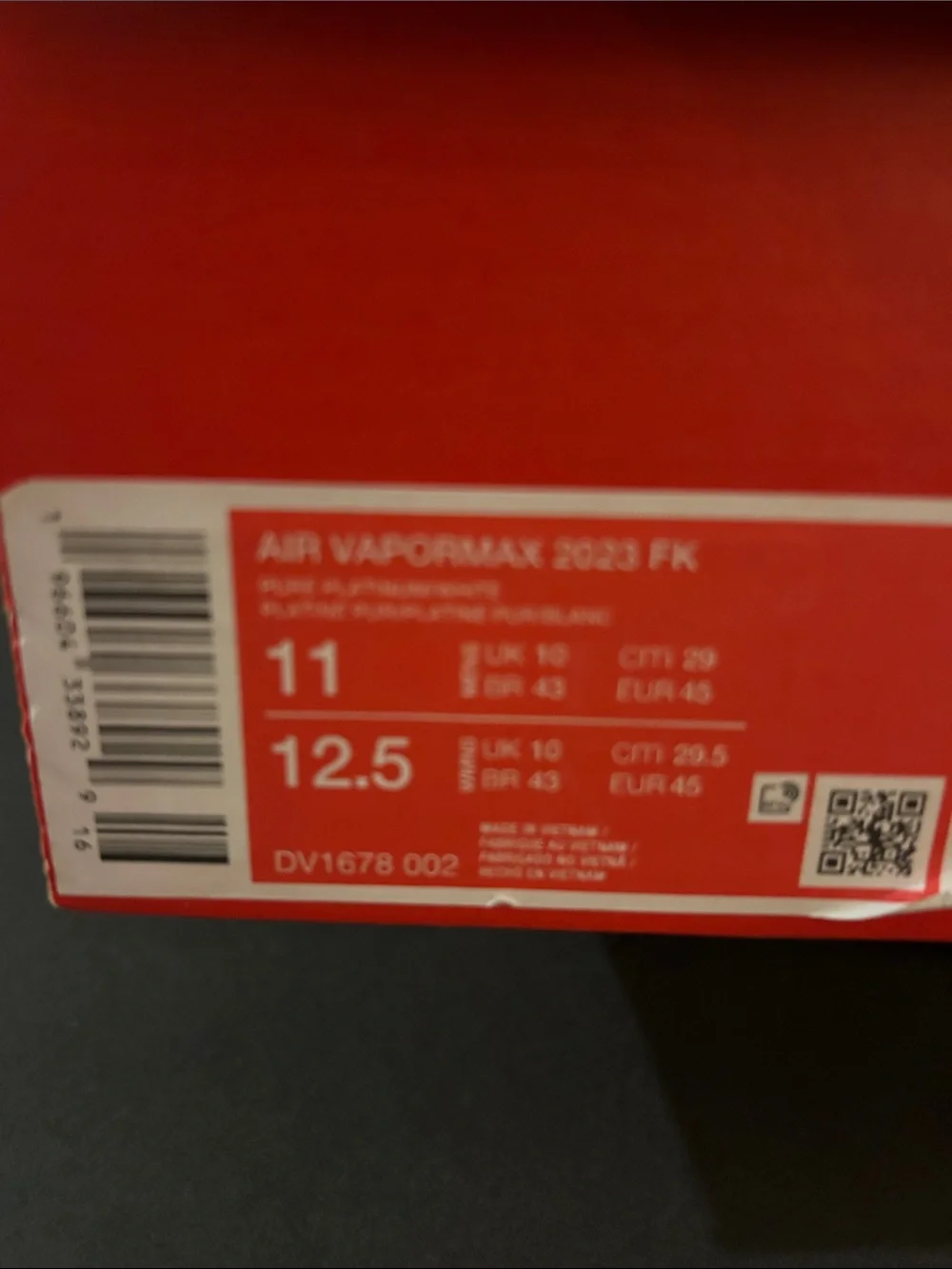 Nike VaporMax Flyknit Sneakers - Light Grey/White